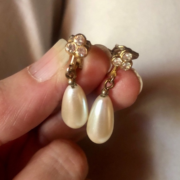 Pearl Rhinestone Clip-On Teardrop Earrings Vintage-Style Antique - Picture 2 of 4